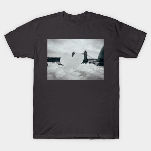 Snowy Tower Bridge - London T-Shirt by Scala Ad Astra Forum